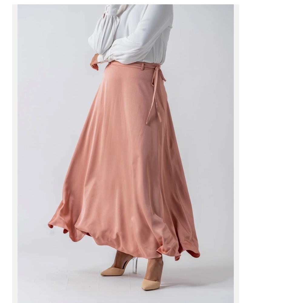 Fame and Partners Satin  Rosegold Skirt Wrap